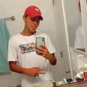 Meet your Posher, Caio